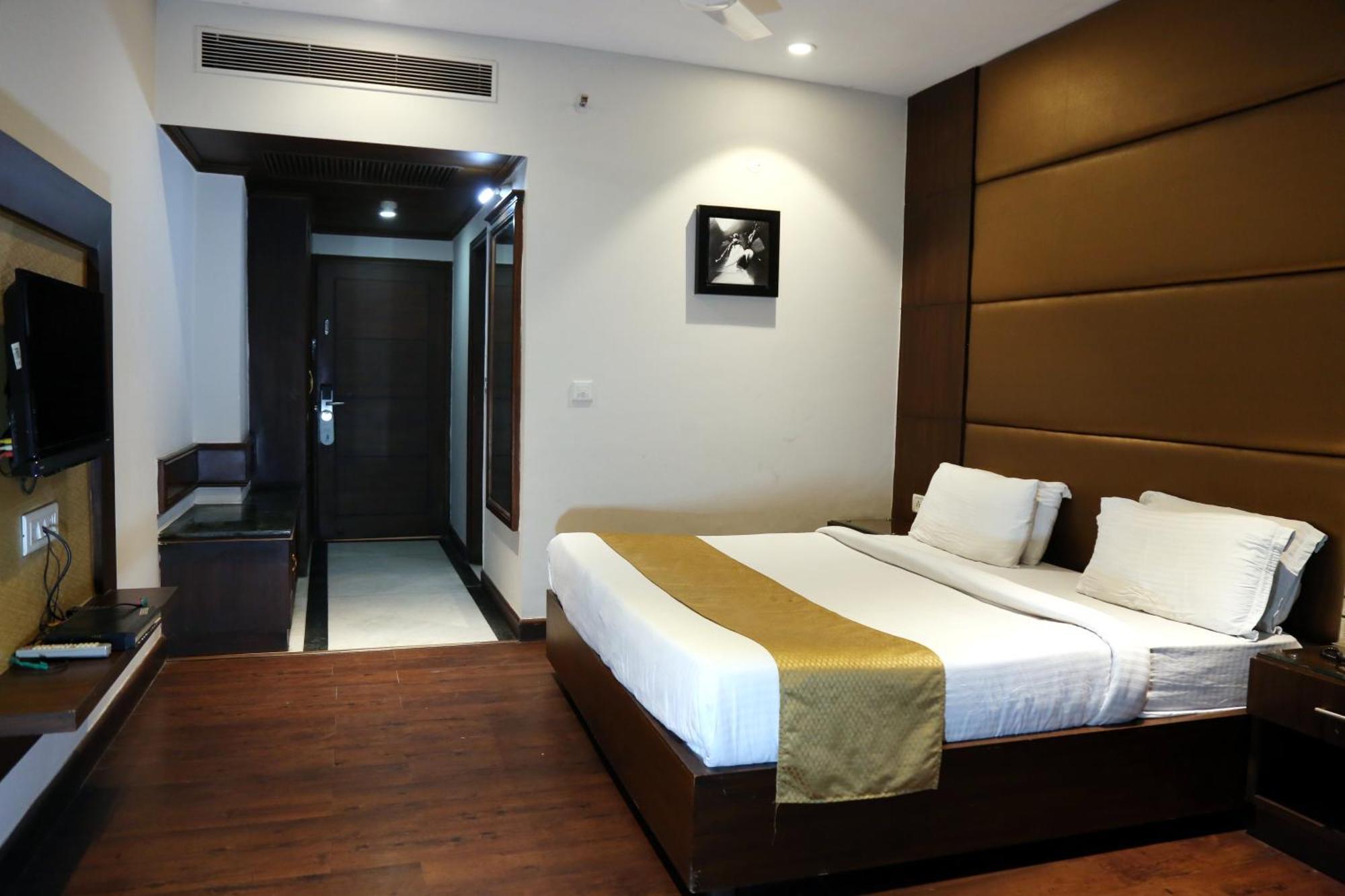 Hotel Imperial Executive Ludhiana Exterior photo