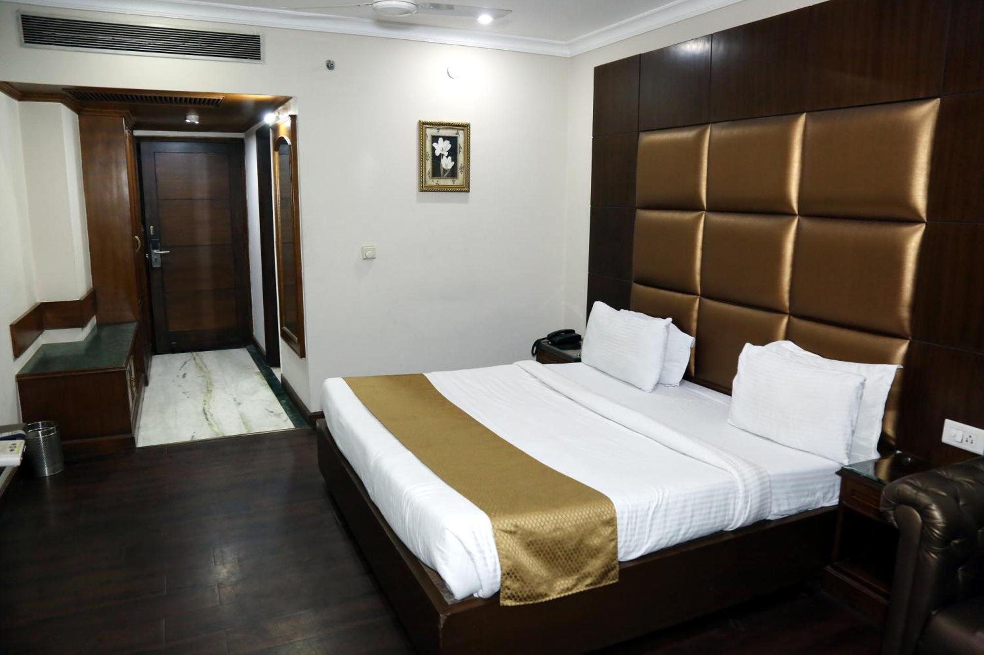 Hotel Imperial Executive Ludhiana Exterior photo