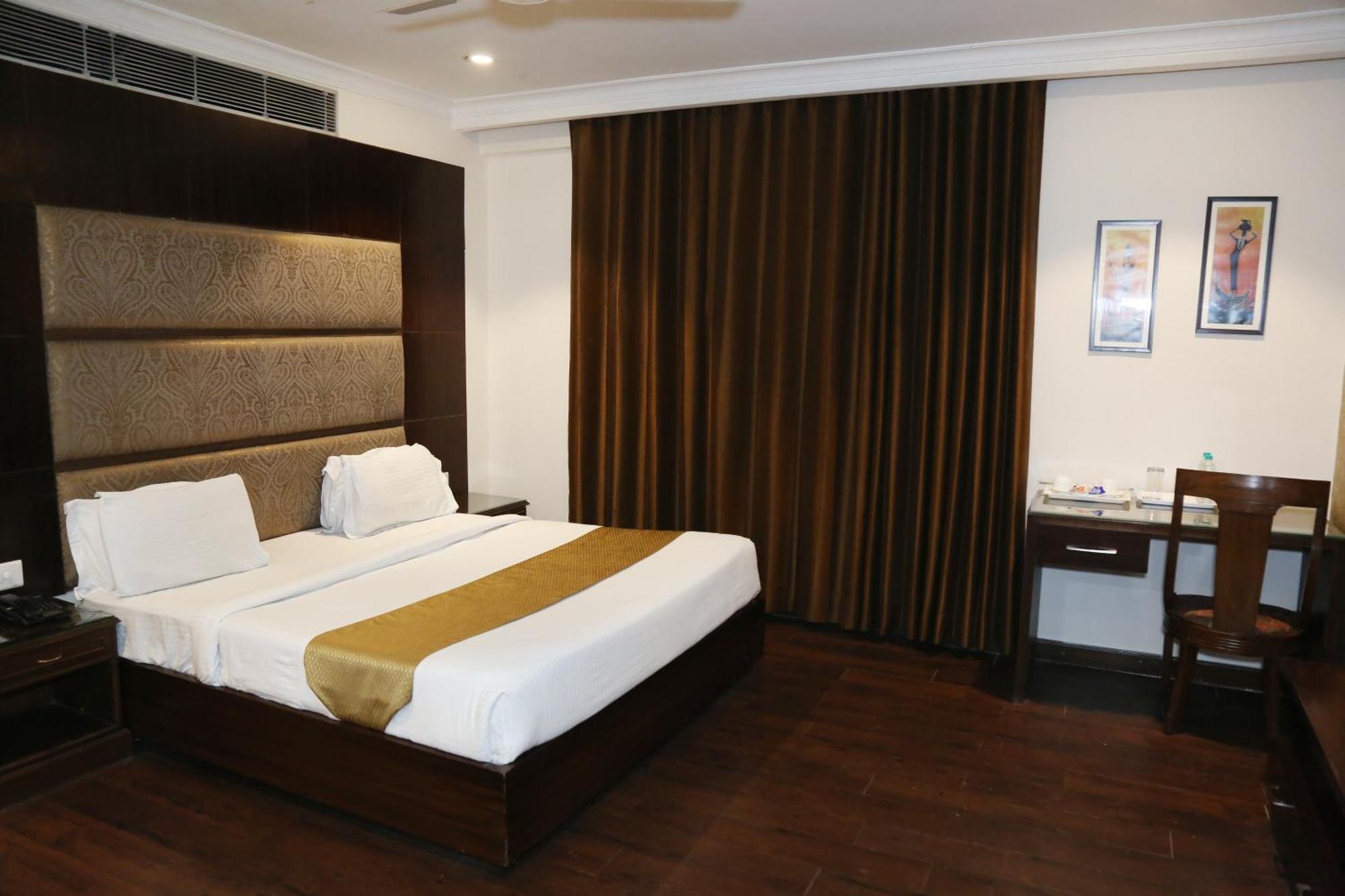 Hotel Imperial Executive Ludhiana Exterior photo