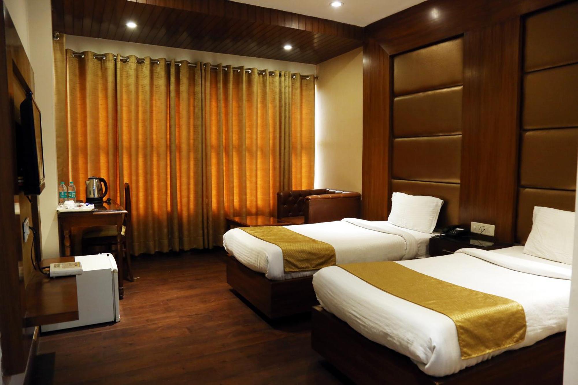 Hotel Imperial Executive Ludhiana Exterior photo